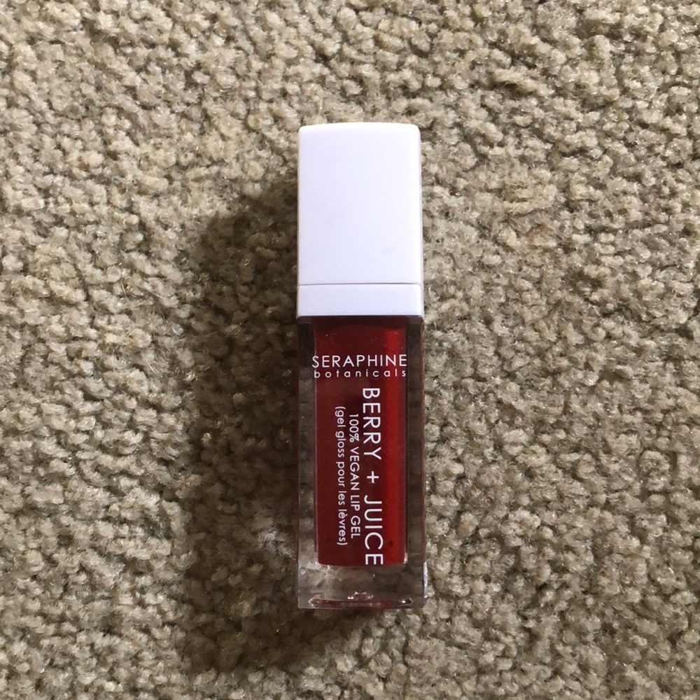 LIP GLOSS
